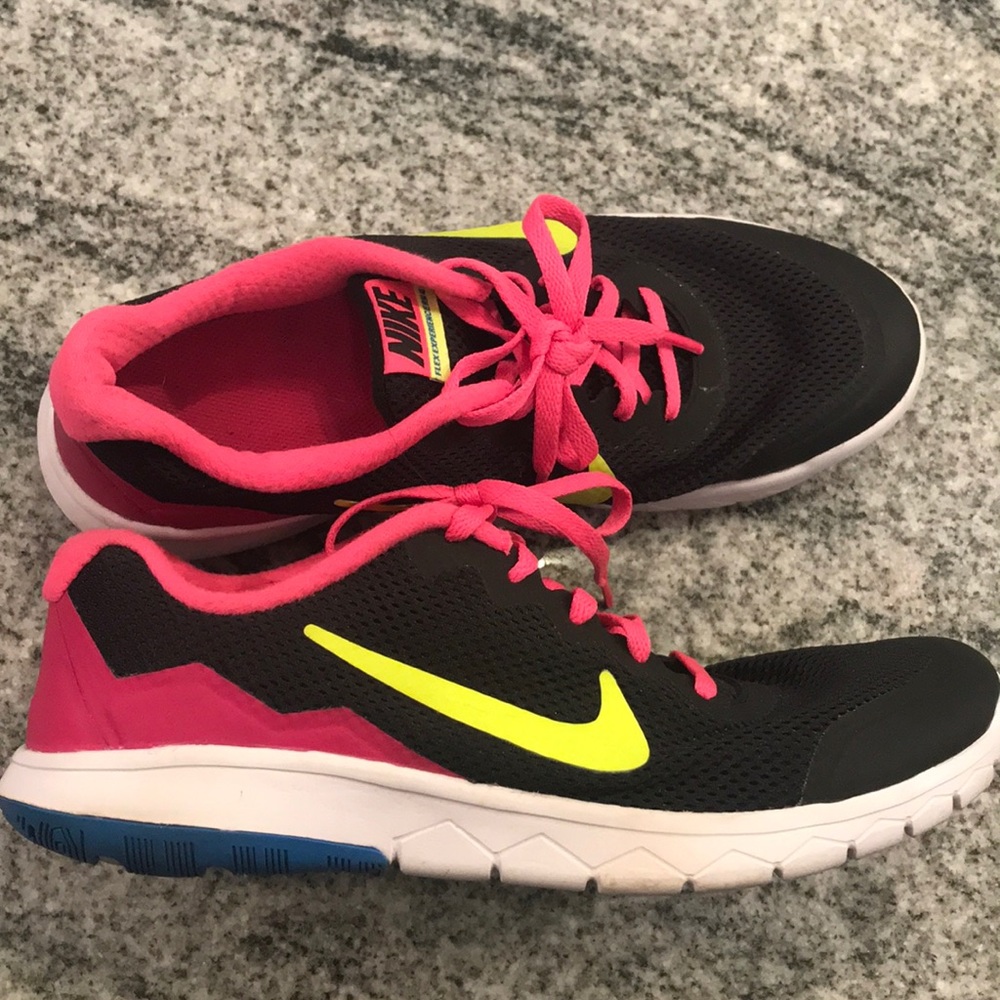 EUC NIKE KIDS SZ 6 FLEX EXPERIENCE RN 4 Sneakers